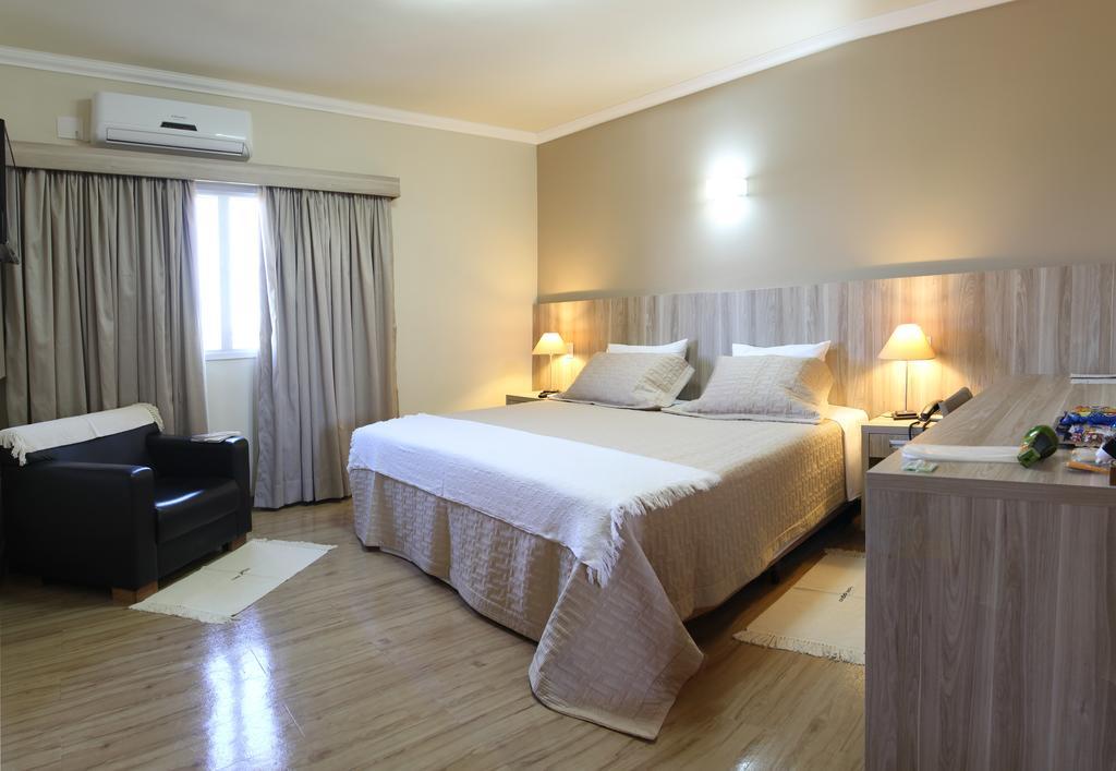 Hotel Jaguar Uberaba Eksteriør billede